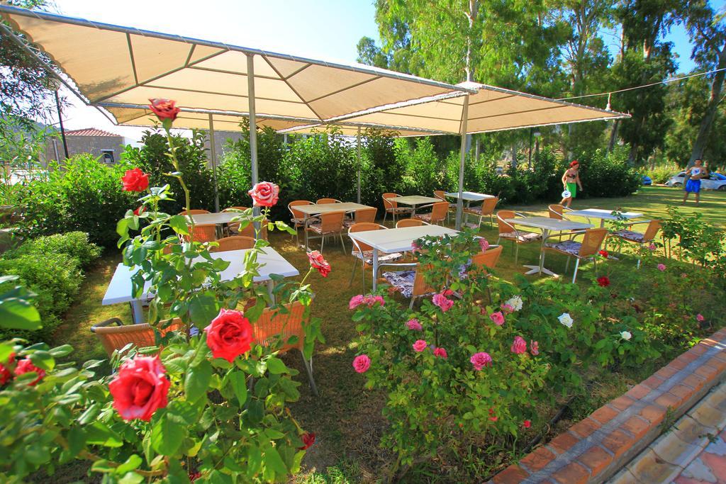 Palm Bay Beach Hotel Emecik Ngoại thất bức ảnh