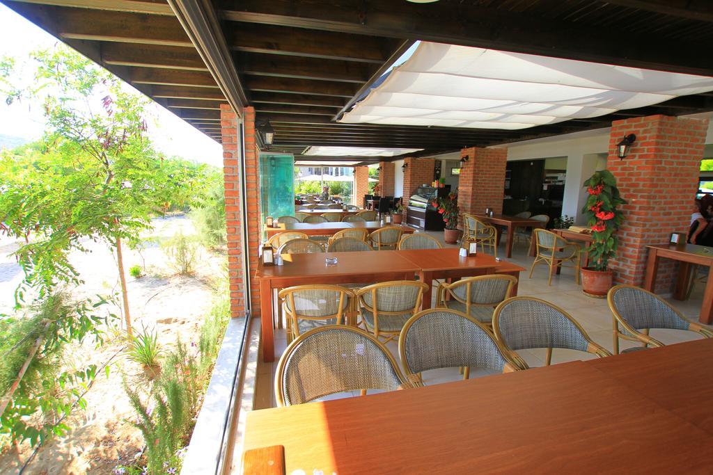Palm Bay Beach Hotel Emecik Ngoại thất bức ảnh