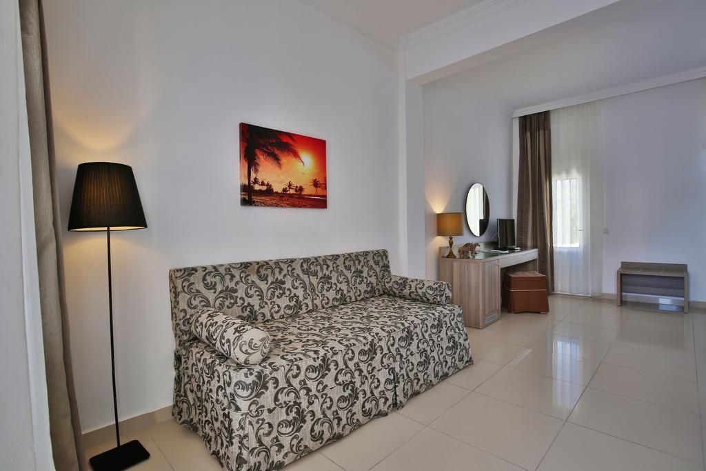 Palm Bay Beach Hotel Emecik Ngoại thất bức ảnh